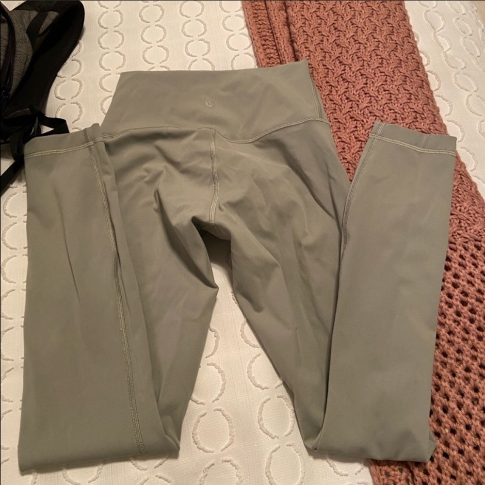 LuluLemon Wunder Under Leggings